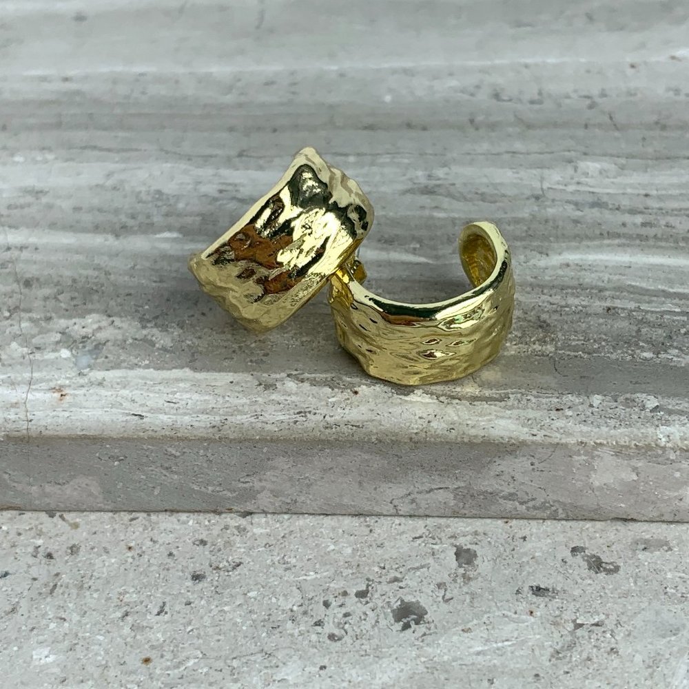 NEW~ Anthropologie Molten Gold Huggie Hoop Earrings - Picture 8 of 11